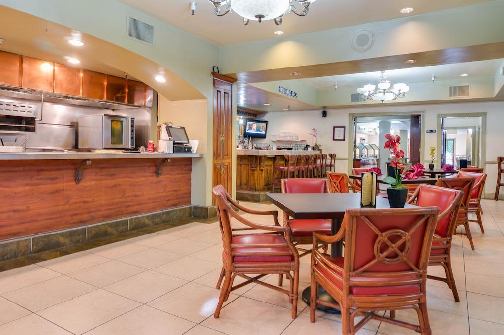Buena Park Grand Hotel & Suites Екстериор снимка